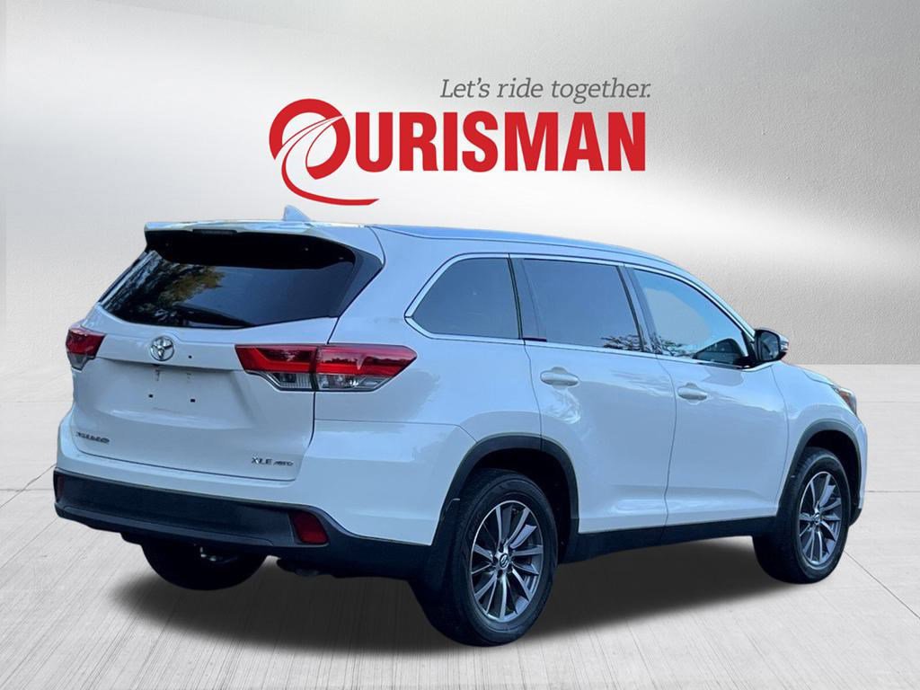 Used 2019 Toyota Highlander XLE image 4