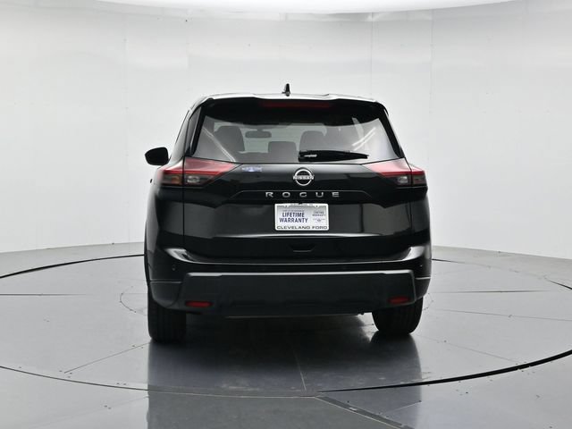 Used 2025 Nissan Rogue SV FWD image 8