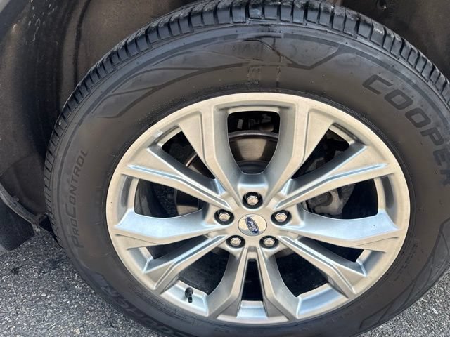 Certified 2023 Ford Explorer XLT w/ Equipment Group 202A AWD/4WD image 11