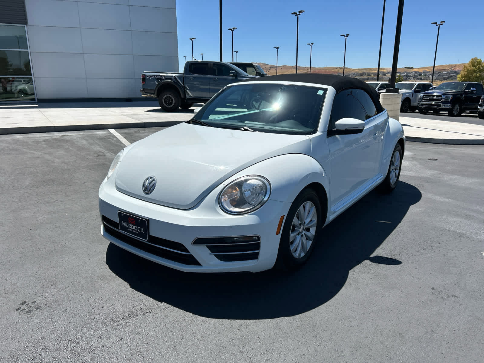 Used 2018 Volkswagen Beetle 2.0T S image 2