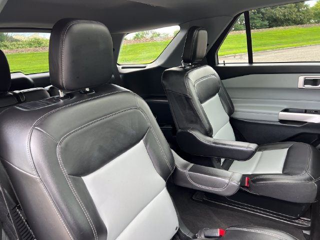 Certified 2023 Ford Explorer XLT w/ Equipment Group 202A AWD/4WD image 32