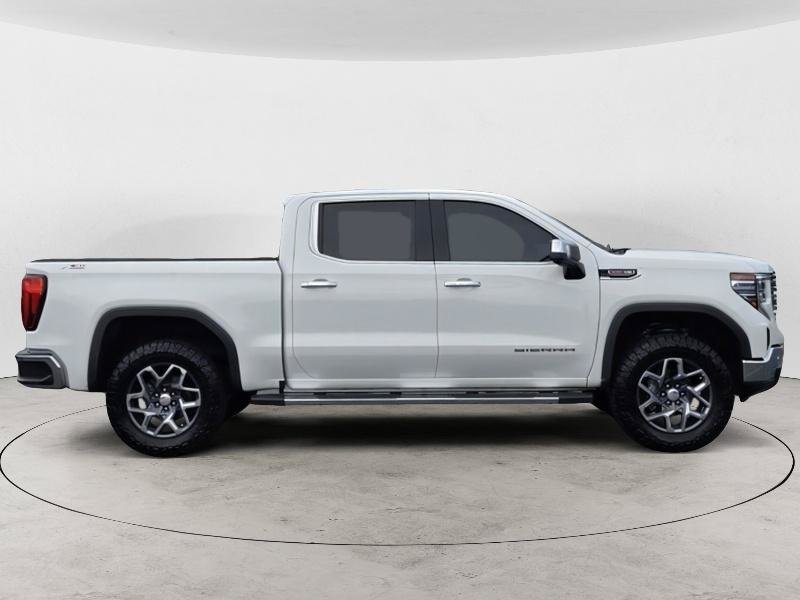 Used 2022 GMC Sierra 1500 SLT w/ SLT Premium Plus Package AWD/4WD image 2