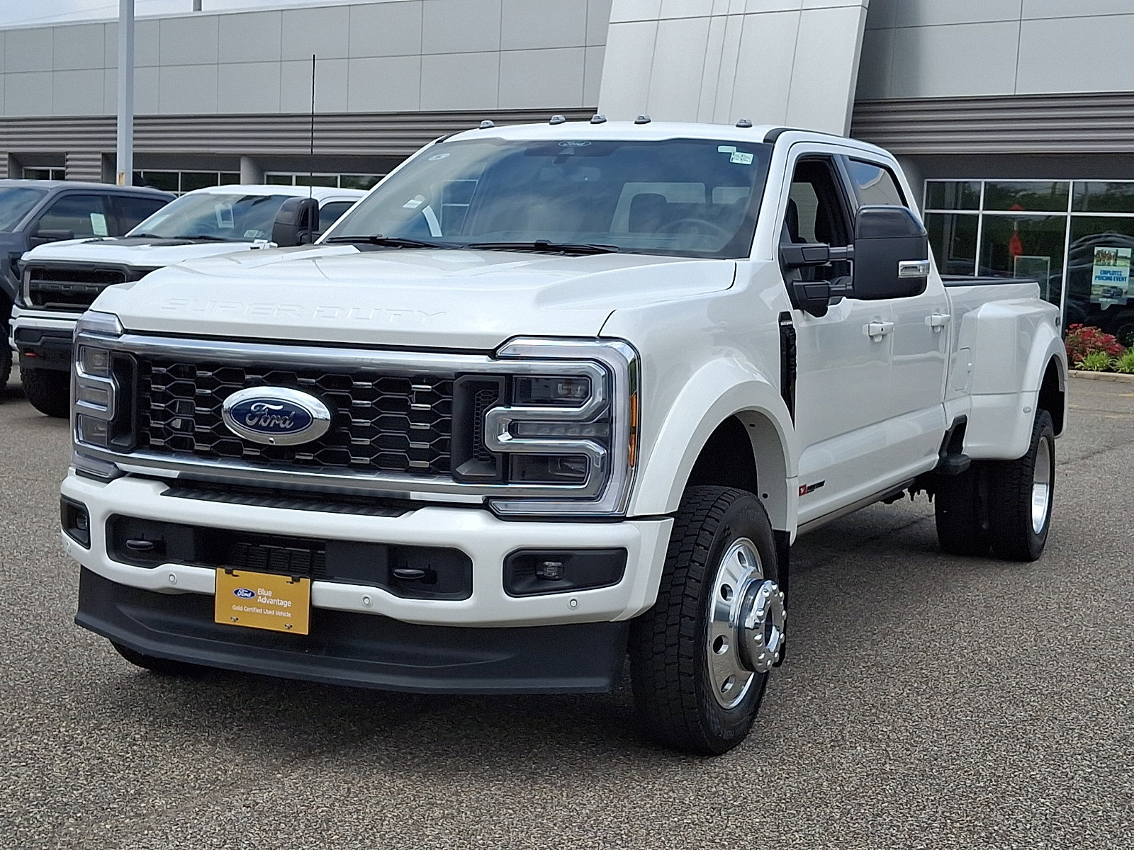 Certified 2026 Ford F450 Platinum w/ Camper Package AWD/4WD image 4