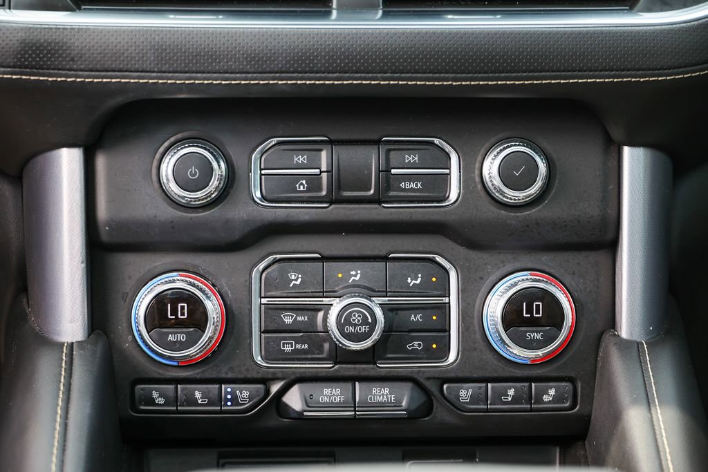 Used 2024 GMC Yukon SLT w/ SLT Luxury Package AWD/4WD image 13