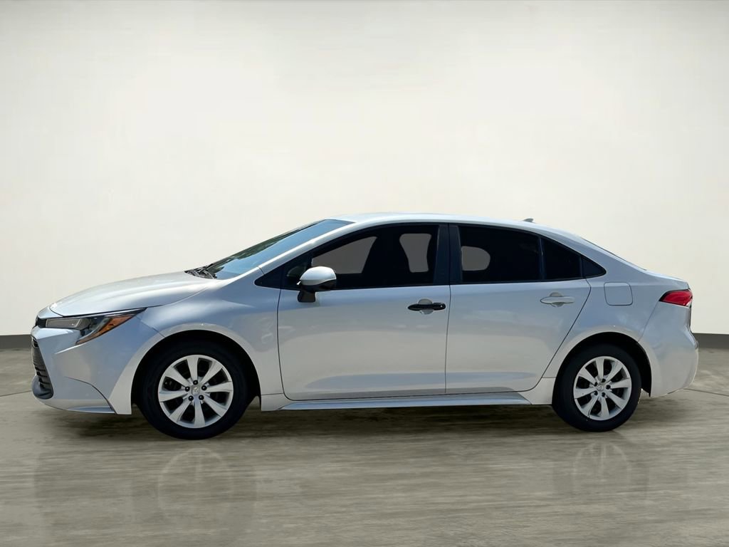 Used 2023 Toyota Corolla LE image 3