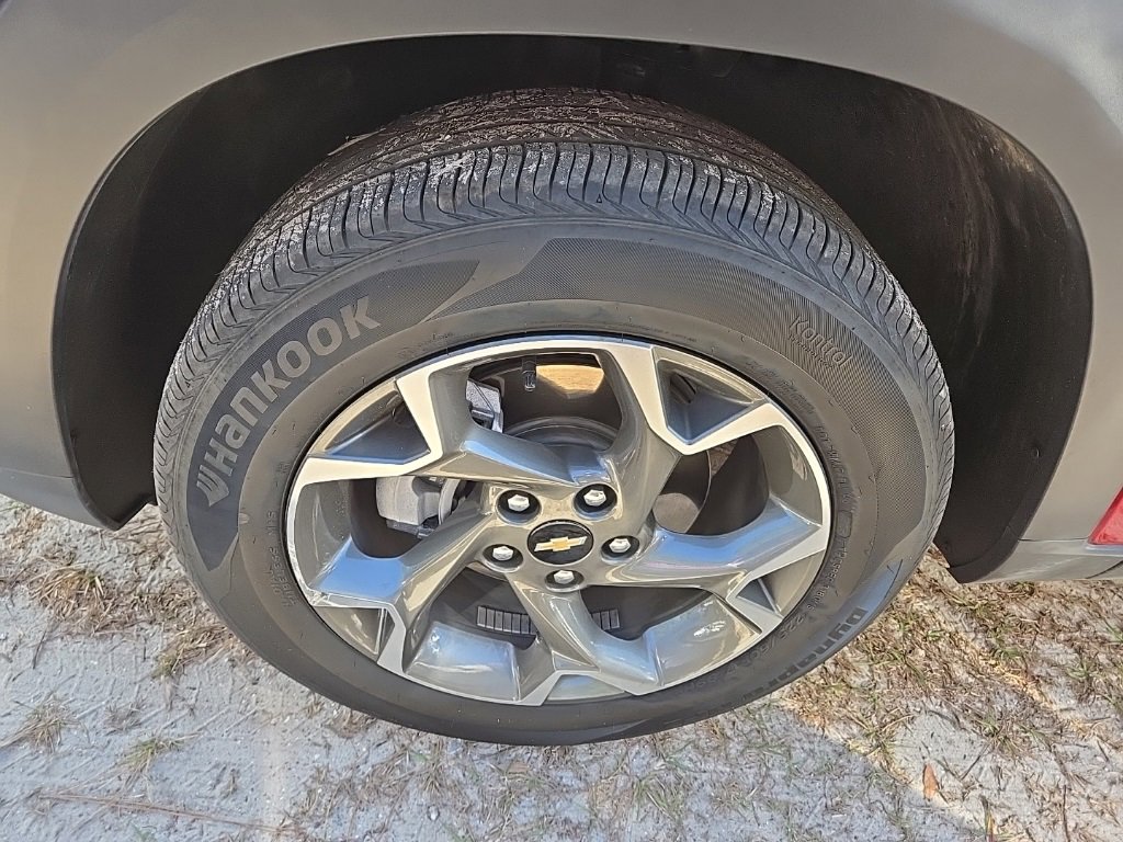 Used 2025 Chevrolet Trax LT w/ LT Convenience Package image 16