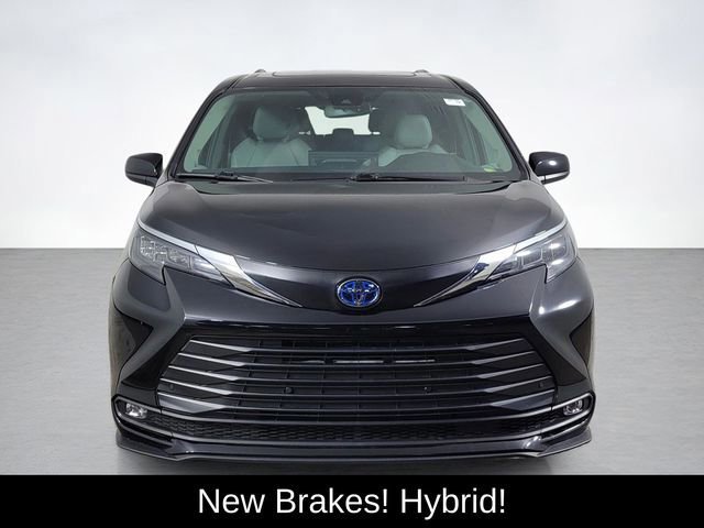 Used 2025 Toyota Sienna XLE w/ XLE Plus Package image 8