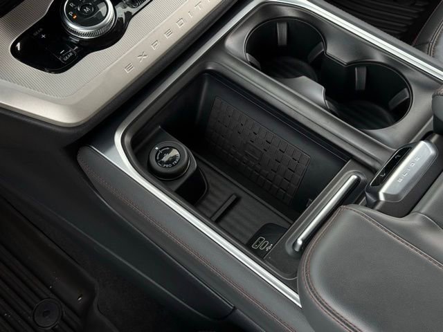 Certified 2025 Ford Expedition Active AWD/4WD image 32