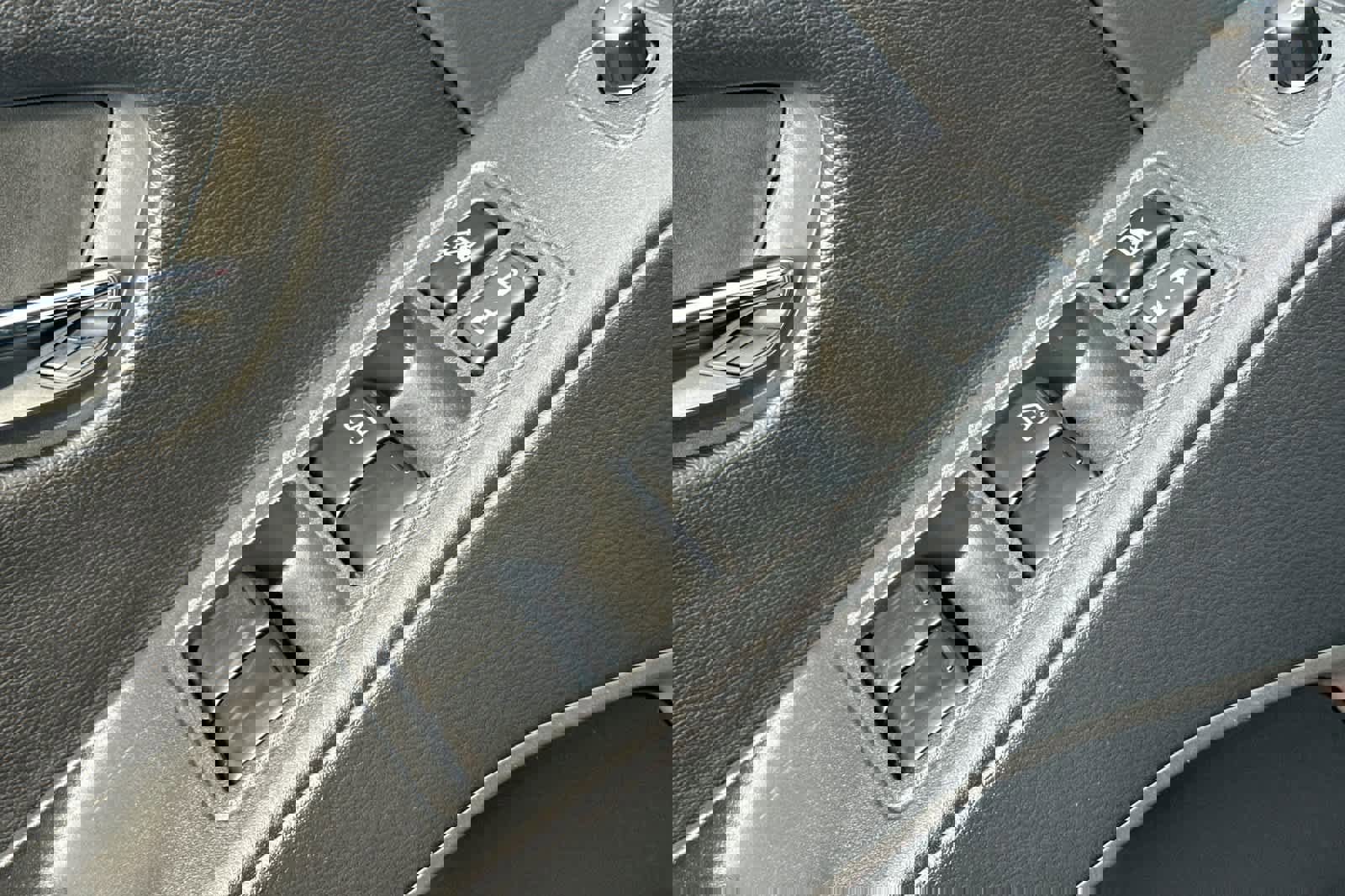 Used 2025 Nissan Frontier SV w/ SV Convenience Package image 13