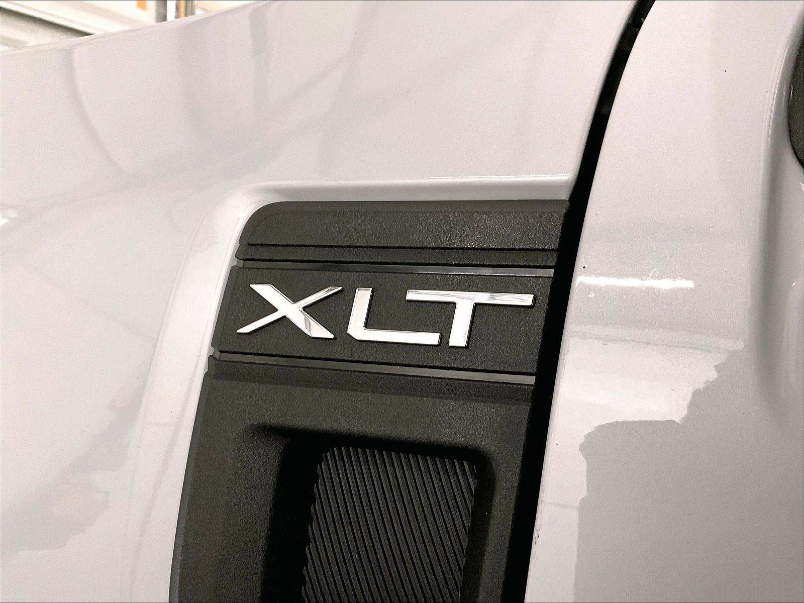 Certified 2025 Ford Maverick XLT w/ XLT Luxury Package FWD image 13