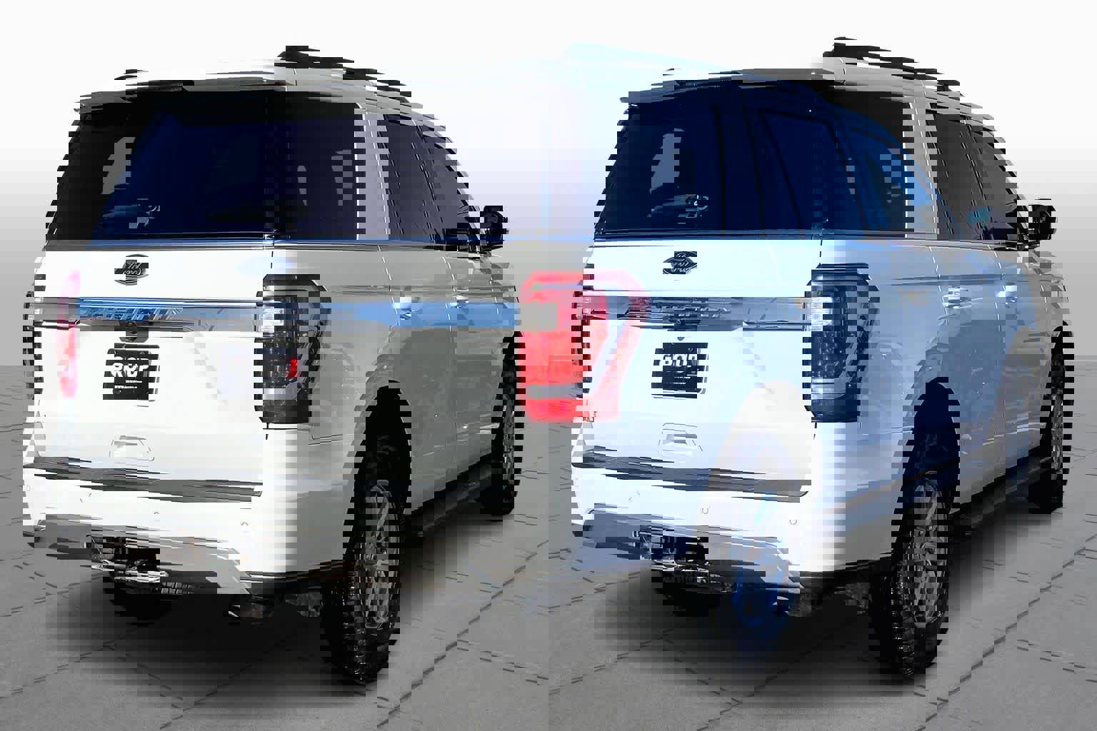 Certified 2021 Ford Expedition XLT image 3