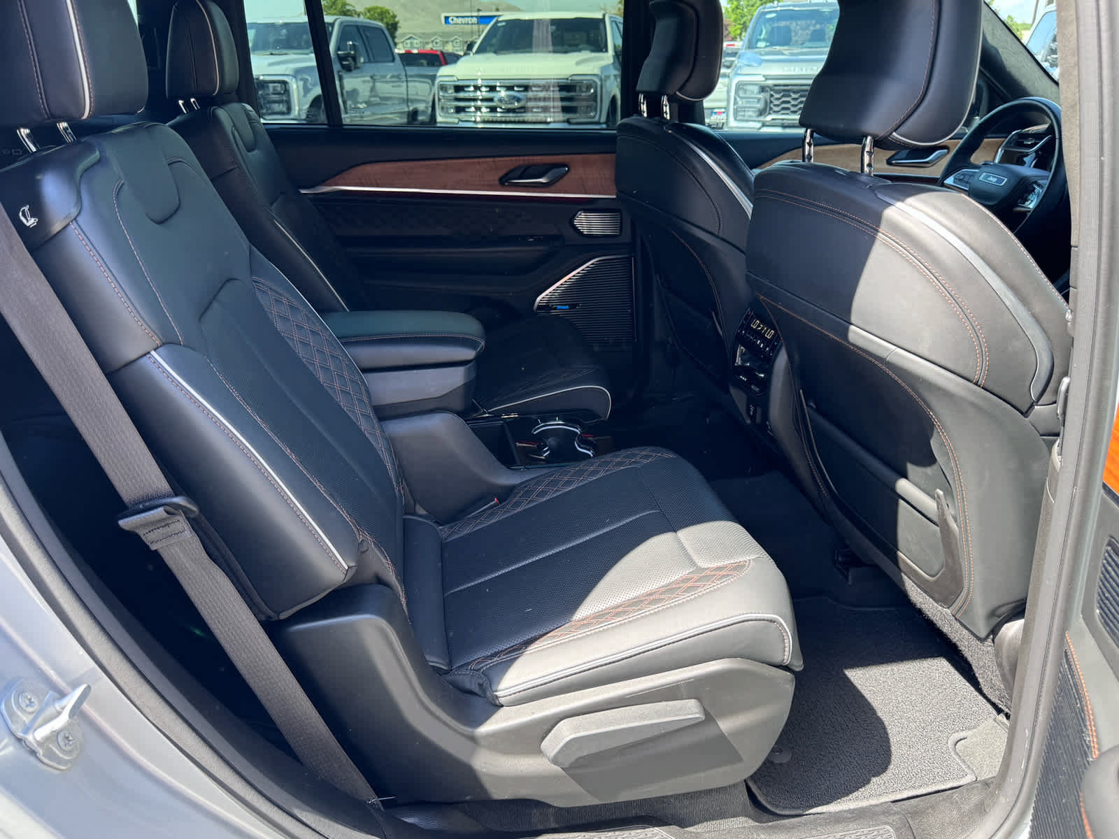 Used 2022 Jeep Grand Cherokee L Summit AWD/4WD image 18