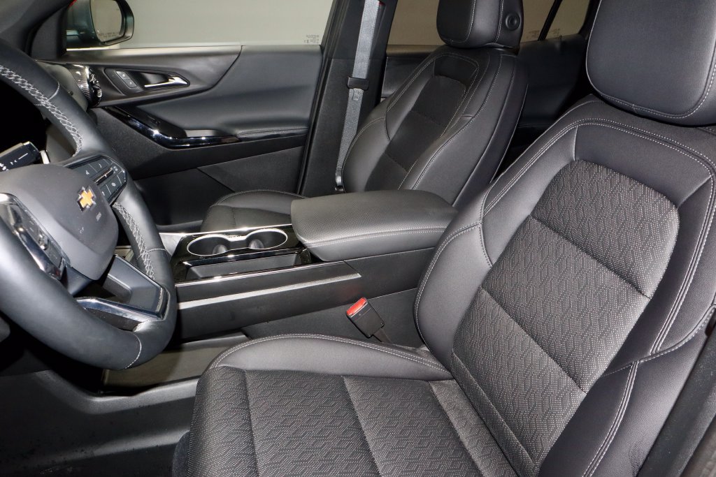 Used 2025 Chevrolet Equinox LT w/ Convenience Package II FWD image 24