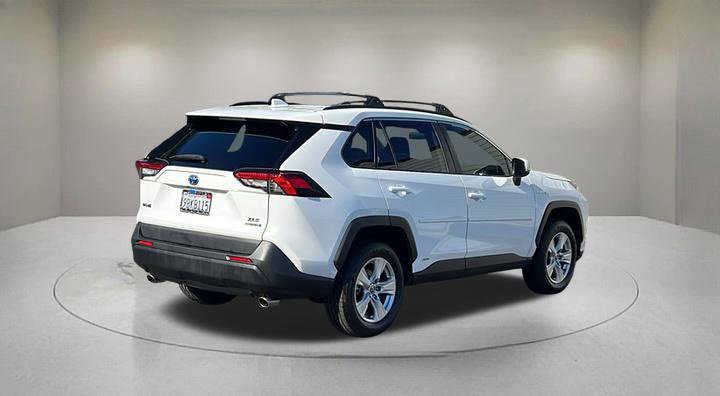 Used 2019 Toyota RAV4 XLE image 2