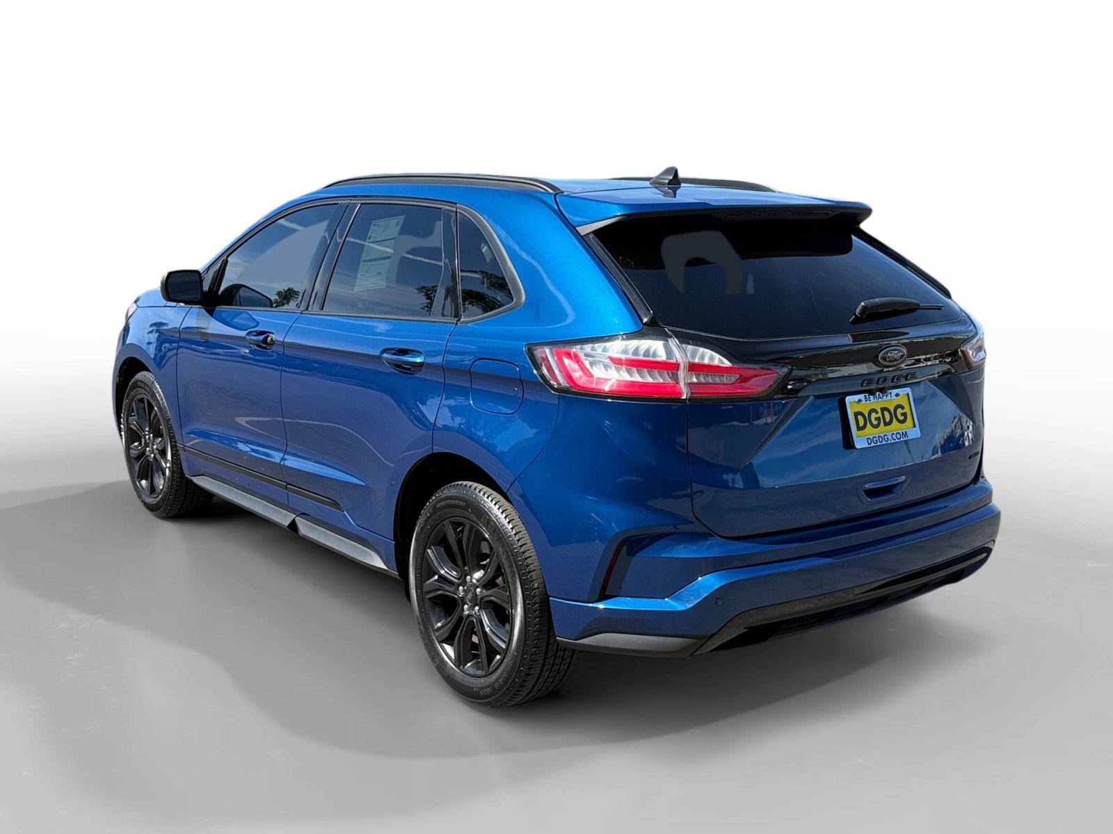Certified 2024 Ford Edge SE w/ Black Appearance Package image 5