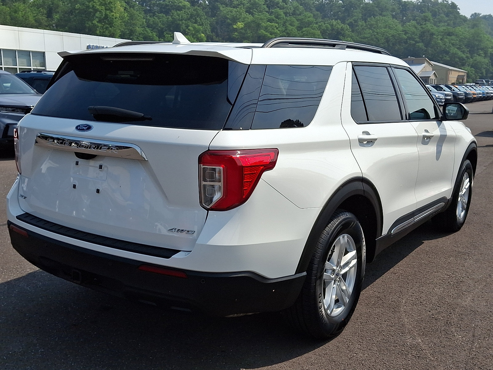 Certified 2023 Ford Explorer XLT w/ Class IV Trailer Tow Package AWD/4WD image 10