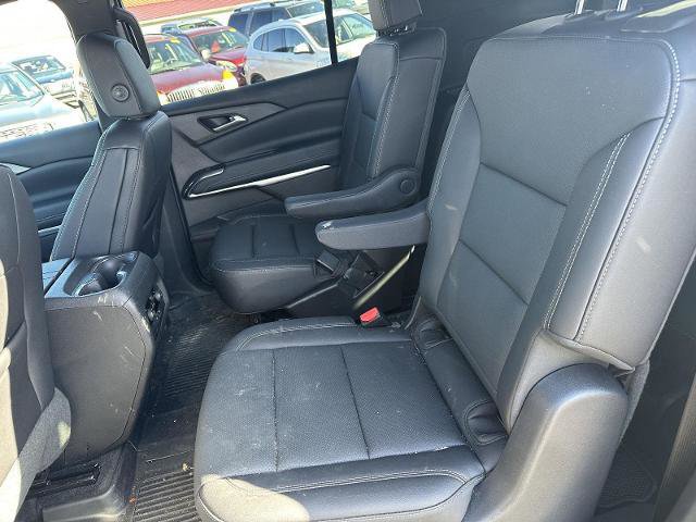 Used 2025 Chevrolet Traverse LT w/ Midnight/Sport Edition image 16