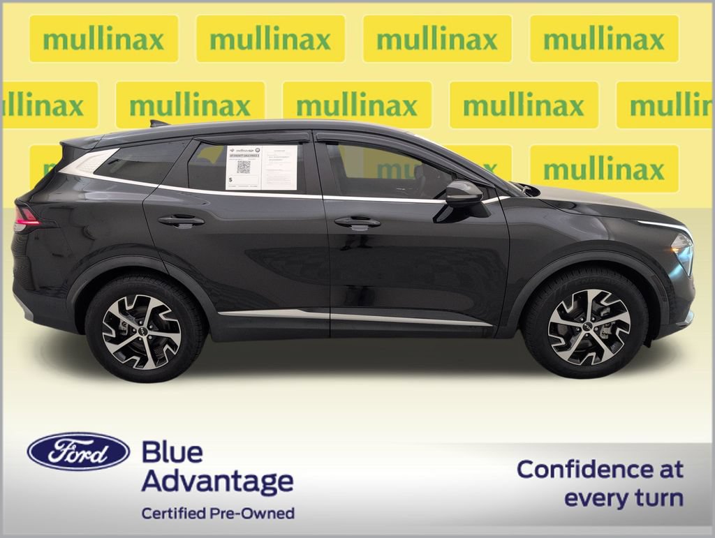 Used 2023 Kia Sportage EX FWD image 2