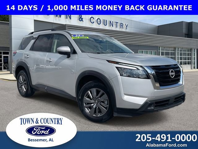 Used 2025 Nissan Pathfinder SV image 7