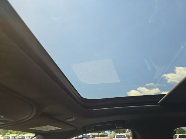 Used 2021 GMC Yukon SLT w/ SLT Premium Package image 14