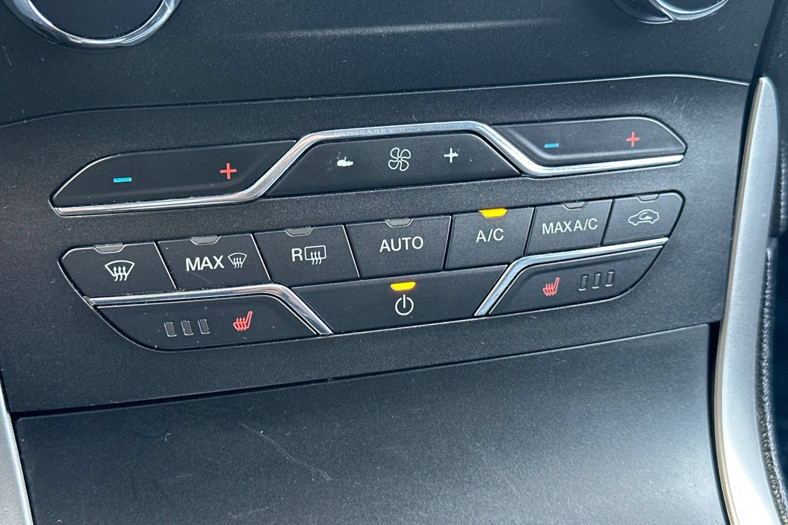 Certified 2019 Ford Edge SEL w/ Equipment Group 201A AWD/4WD image 28