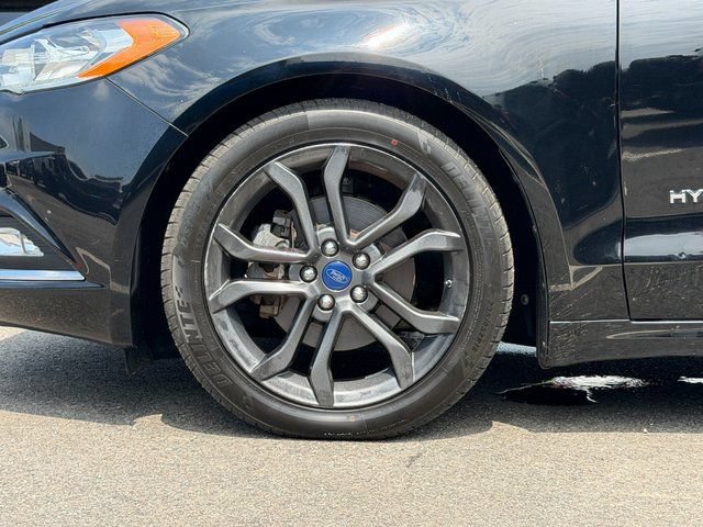Certified 2018 Ford Fusion SE w/ Equipment Group 601A FWD image 27