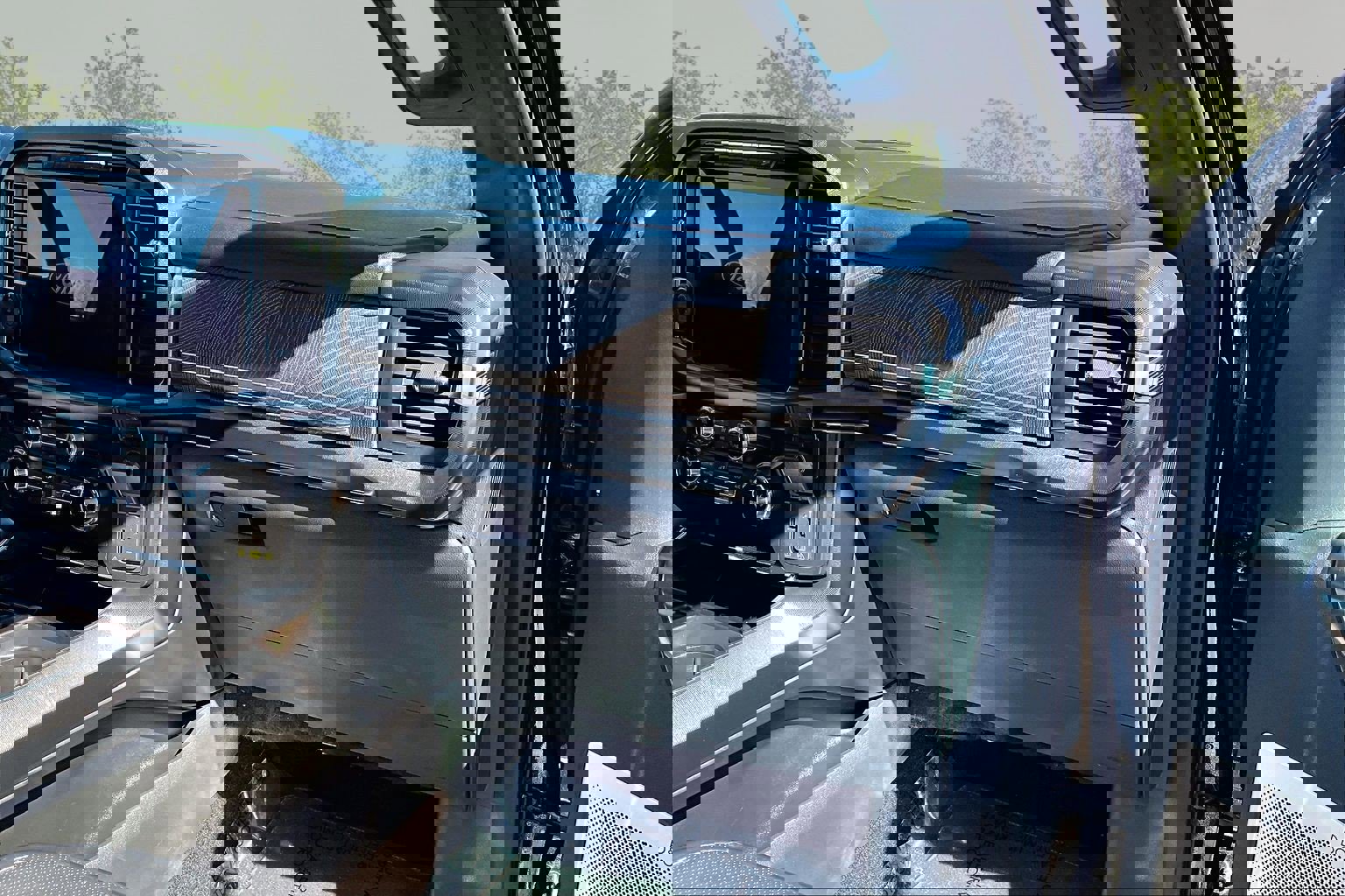 Certified 2022 Ford F150 Platinum w/ Equipment Group 701A High image 17