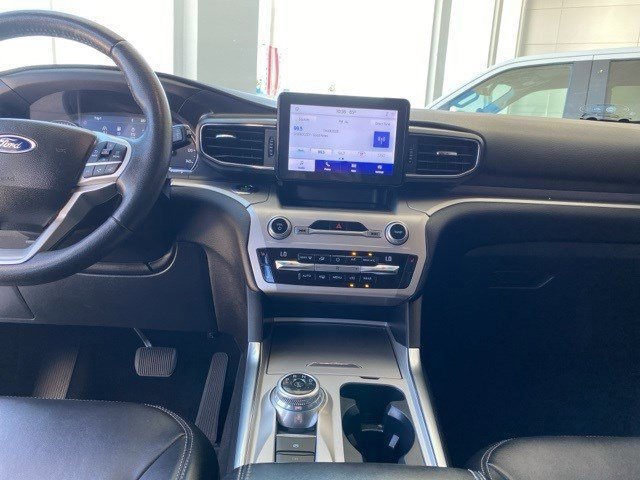 Certified 2021 Ford Explorer XLT w/ Equipment Group 202A image 28