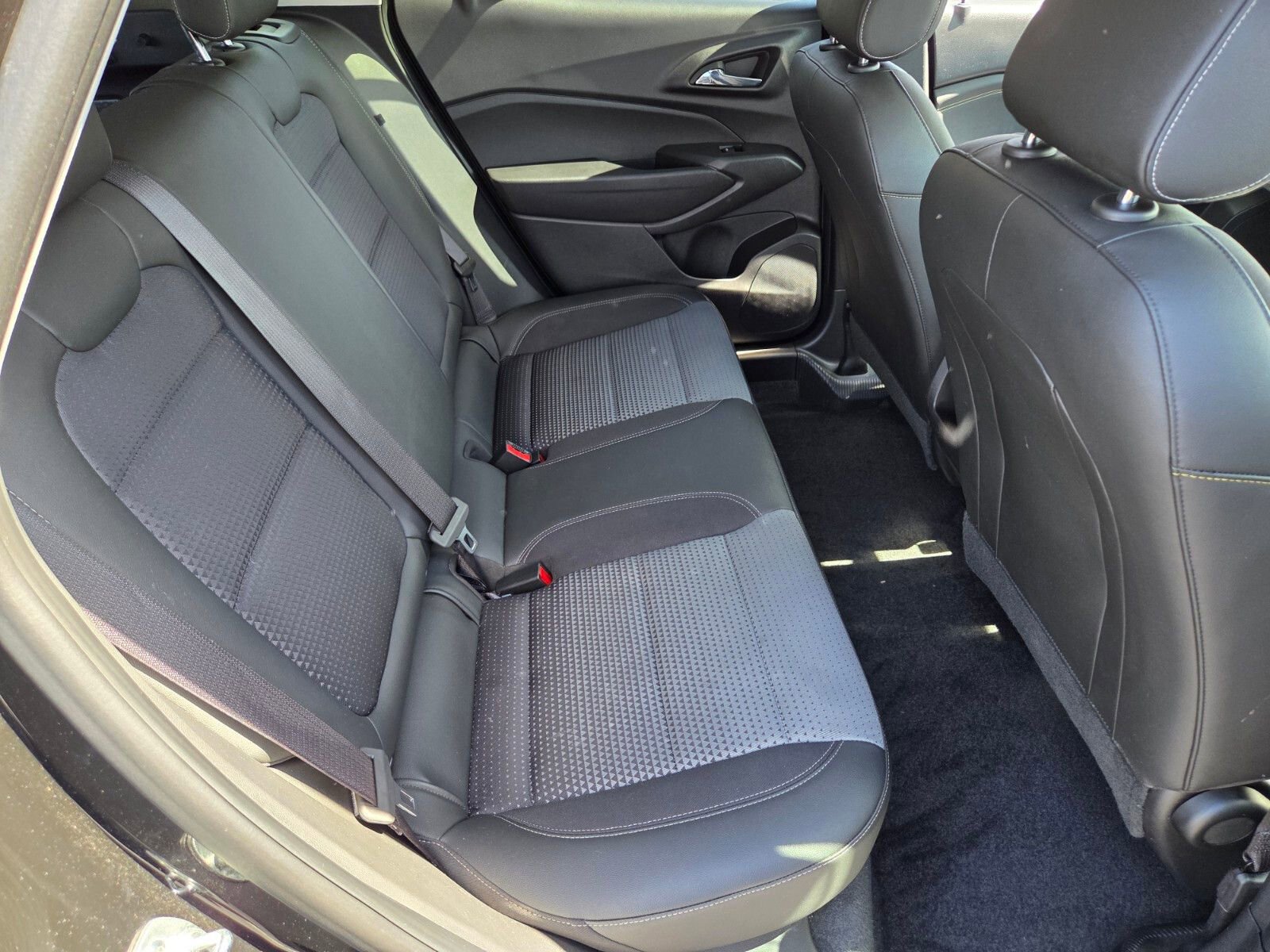 Used 2025 Chevrolet Trax LT image 14