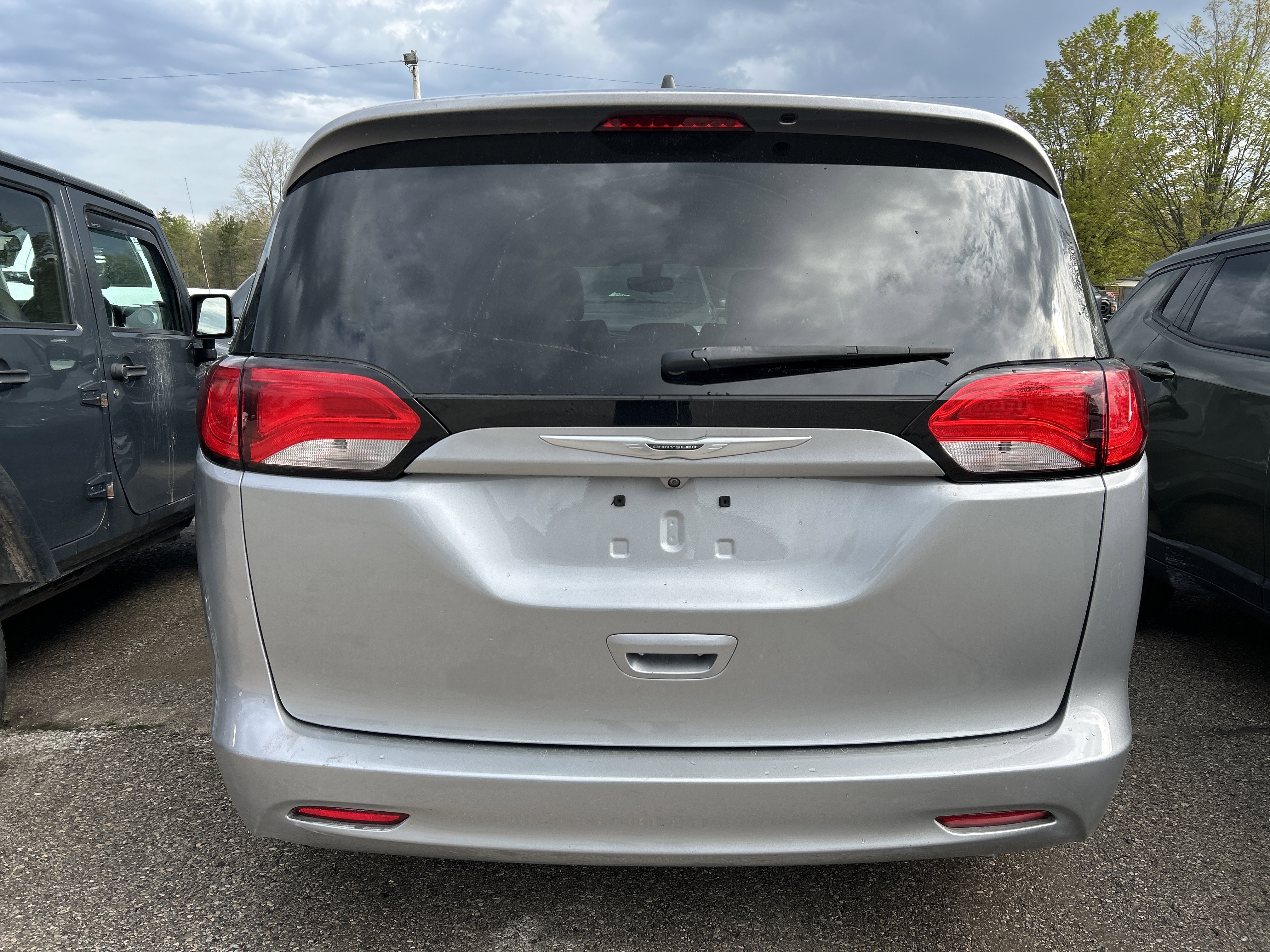 Used 2021 Chrysler Voyager Lxi FWD image 4