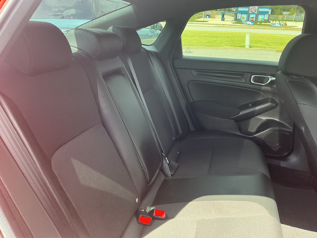 Used 2025 Honda Civic Sport image 25