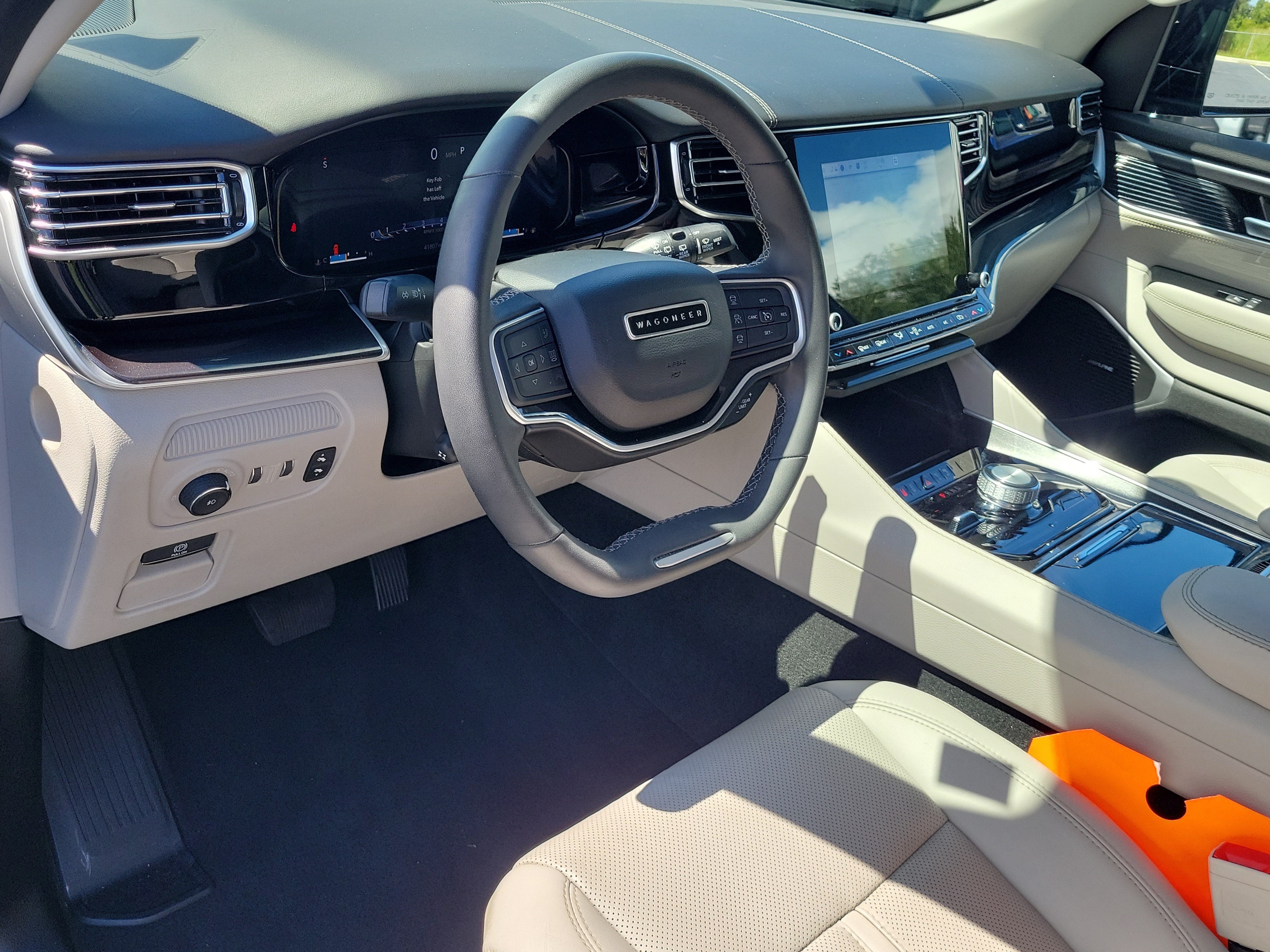 Used 2023 Jeep Wagoneer 4WD w/ Premium Group I image 21