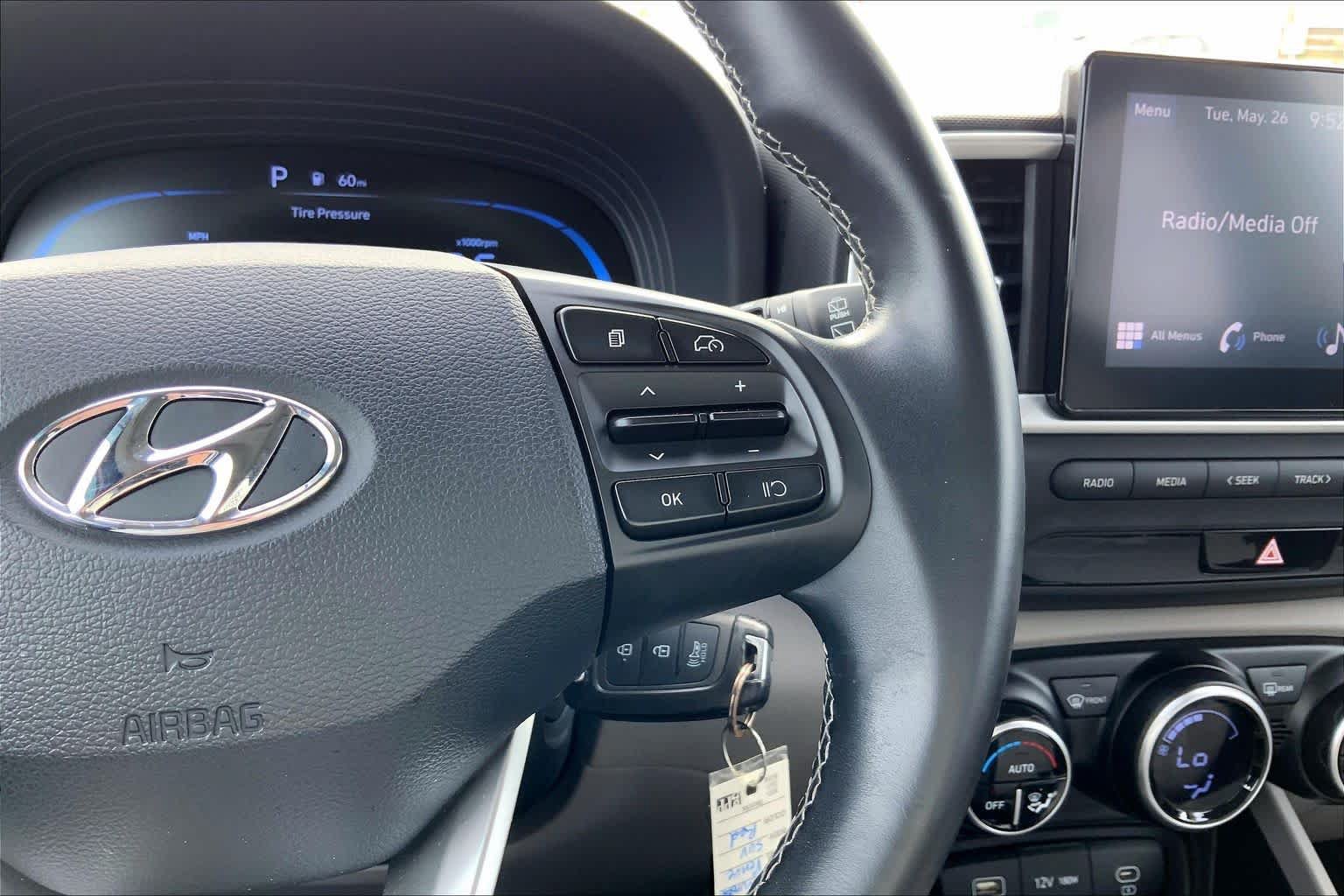 Used 2023 Hyundai Venue SEL FWD image 24