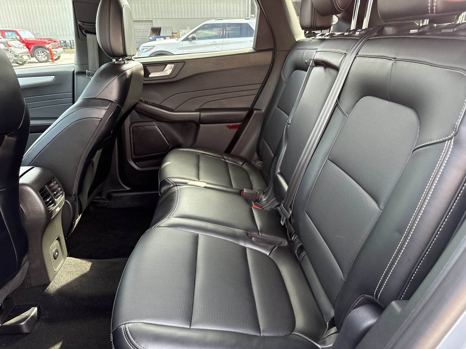 Certified 2025 Ford Escape Platinum FWD image 21