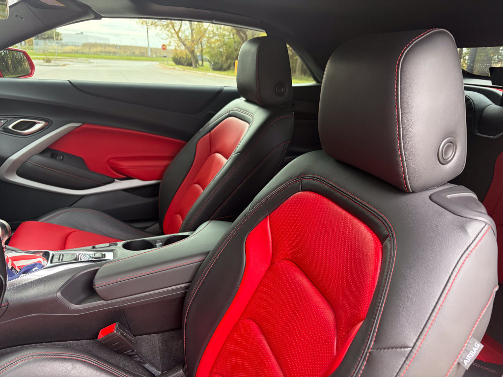 Used 2023 Chevrolet Camaro LT RWD image 13