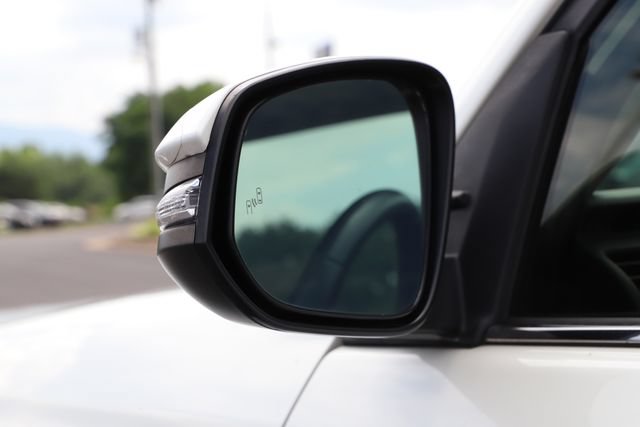 Used 2022 Toyota 4Runner Limited AWD/4WD image 12