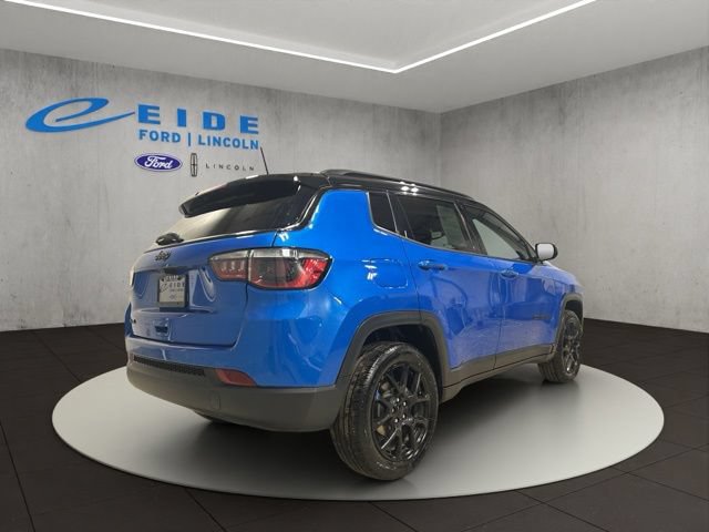 Used 2023 Jeep Compass Latitude w/ Convenience Group AWD/4WD image 10