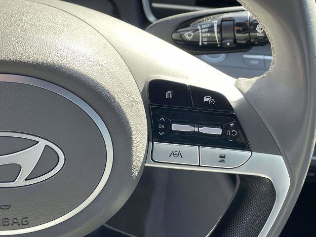 Used 2025 Hyundai Elantra SEL image 12