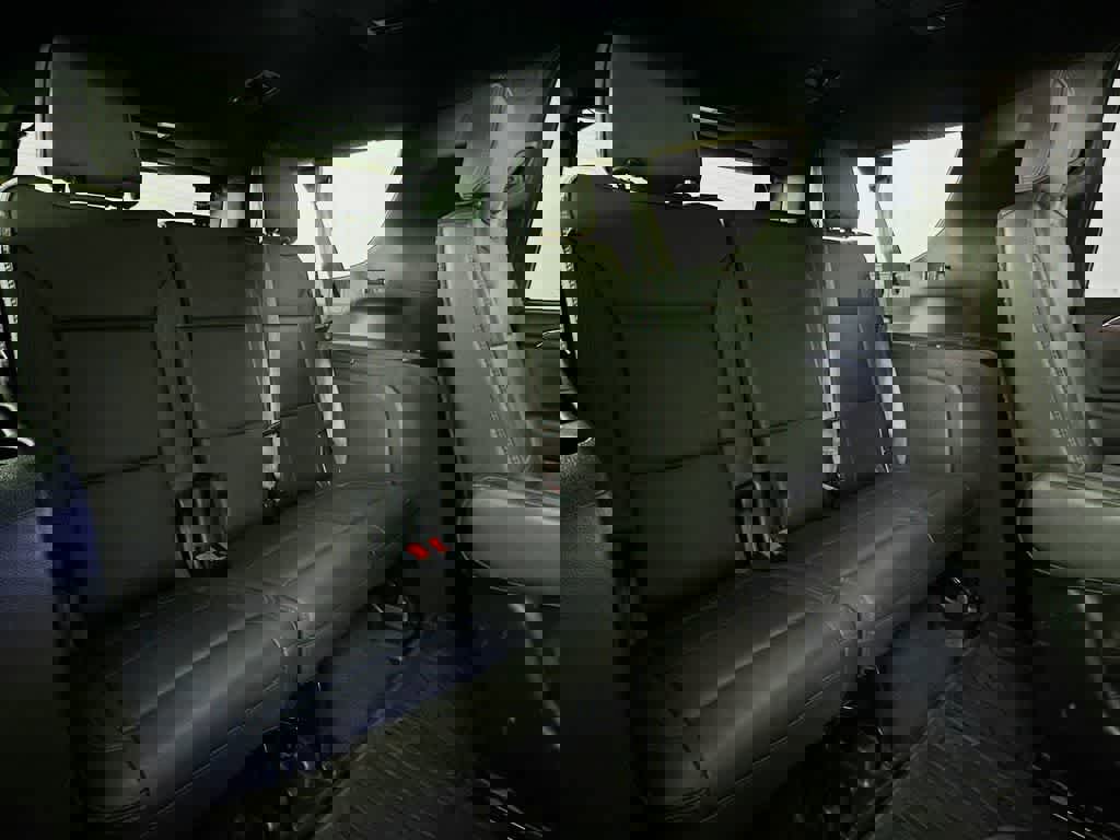 Used 2021 Chevrolet Suburban High Country image 34