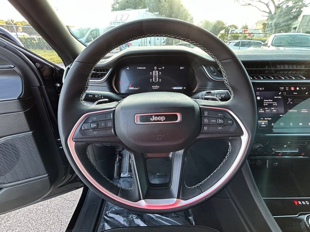 Used 2024 Jeep Grand Cherokee Altitude AWD/4WD image 15