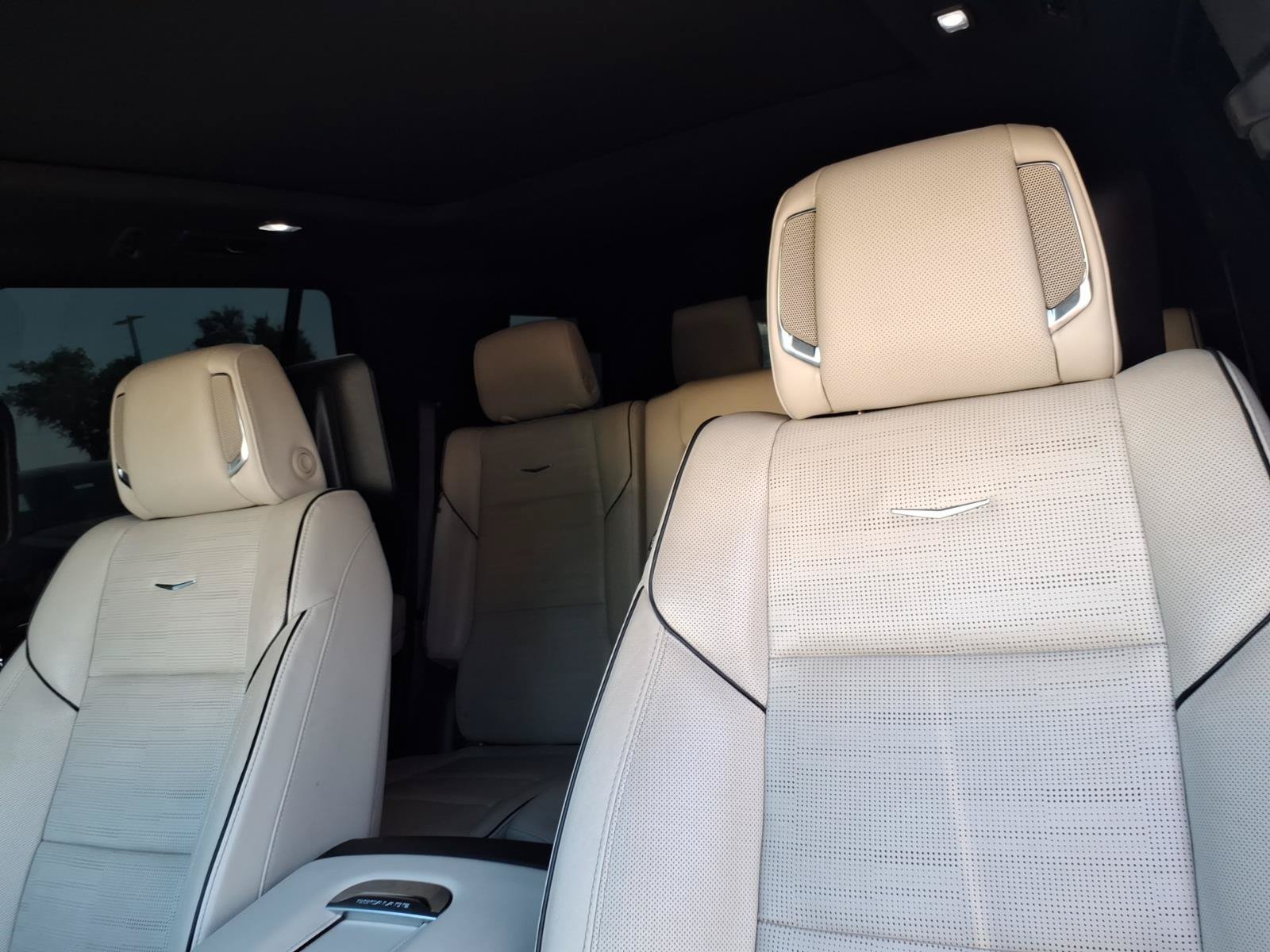Used 2021 Cadillac Escalade Sport w/ Driver Assist Tech Package AWD/4WD image 14