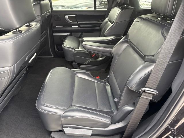 Certified 2025 Ford Expedition Platinum w/ Stealth Performance Package AWD/4WD image 18