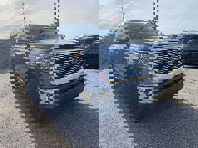 Used 2018 Toyota Tundra Limited w/ Limited Premium Package image 2