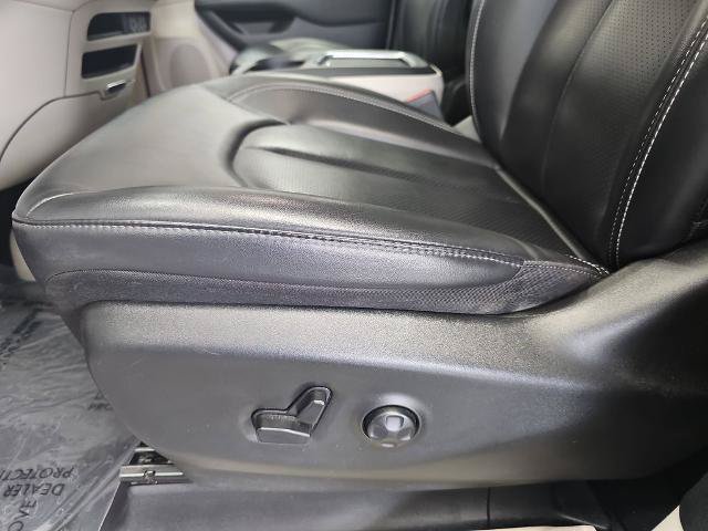 Used 2023 Chrysler Pacifica Touring-L FWD image 28