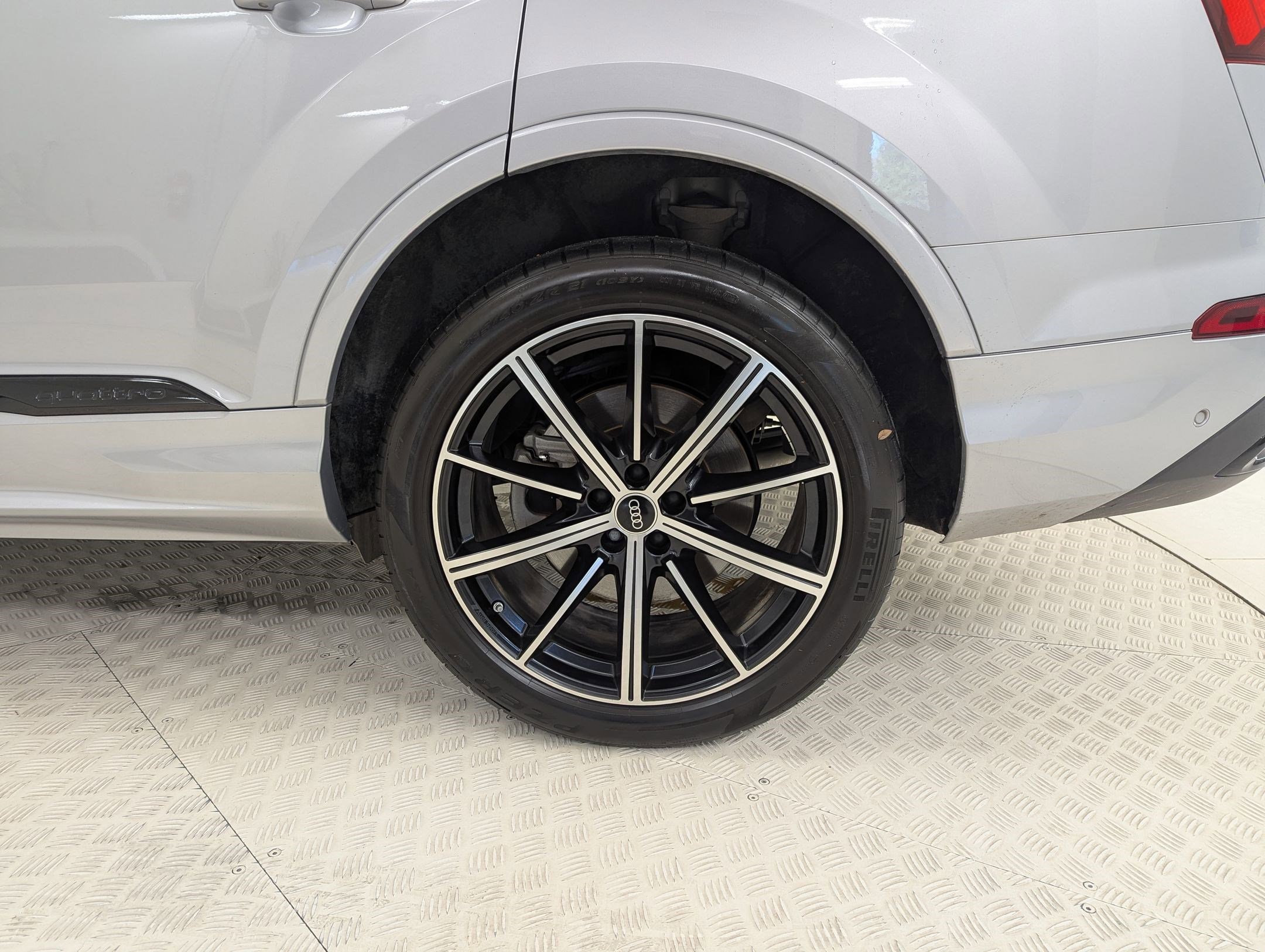 Used 2022 Audi Q7 Premium Plus image 10