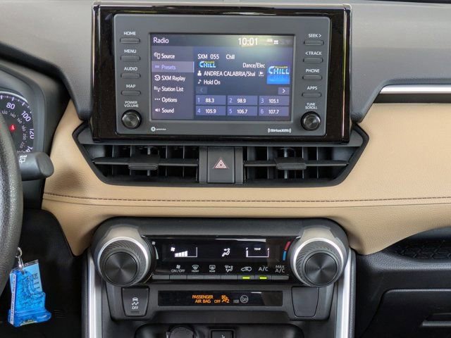 Used 2022 Toyota RAV4 LE image 15