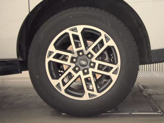 Certified 2025 Ford Expedition Max Active AWD/4WD image 17