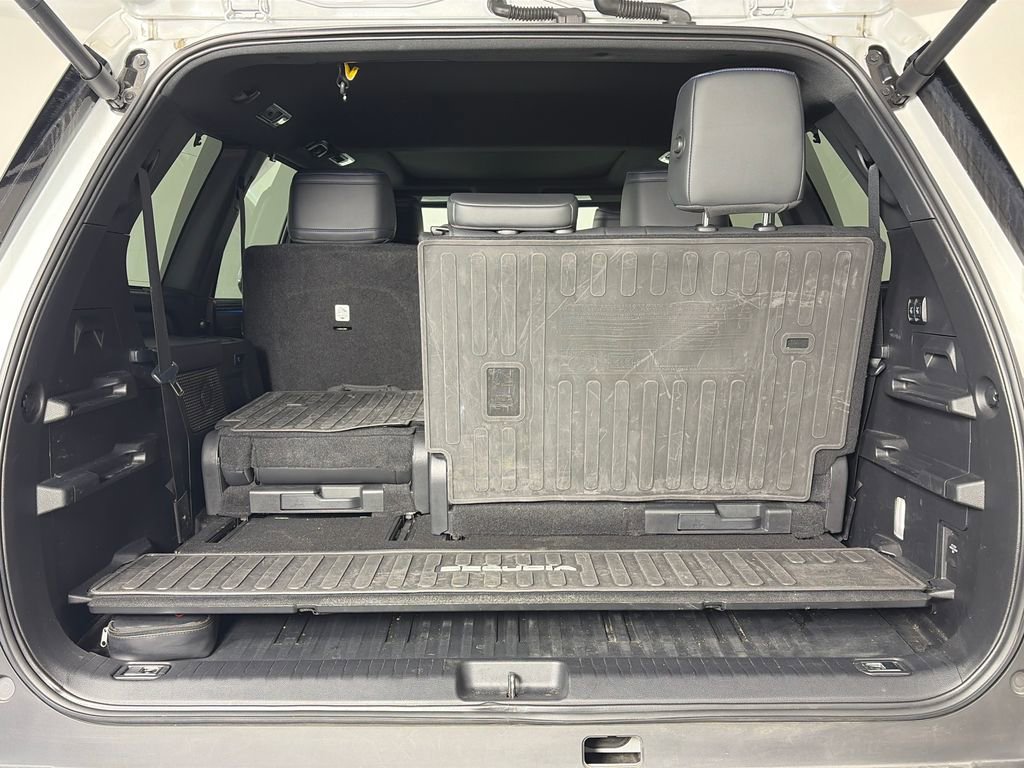 Used 2024 Toyota Sequoia Platinum AWD/4WD image 24