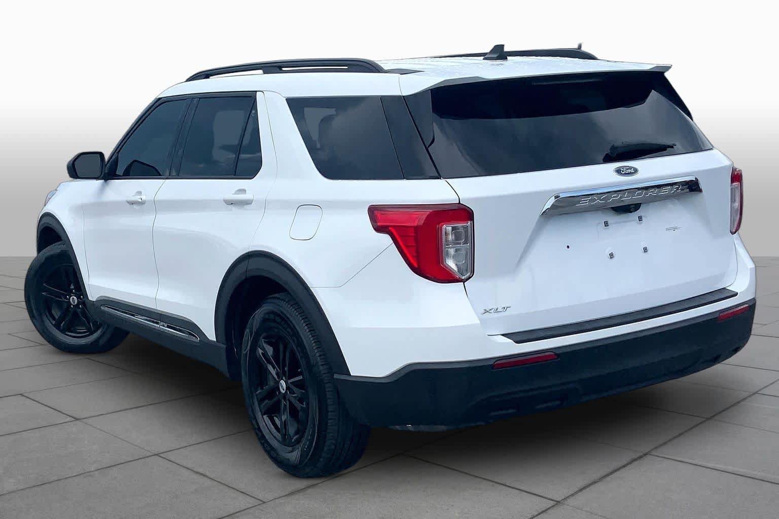 Certified 2022 Ford Explorer XLT RWD image 12