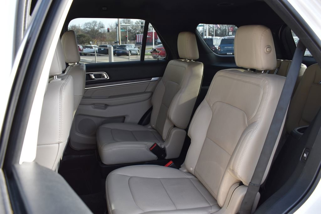 Certified 2018 Ford Explorer Limited w/ Equipment Group 301A image 7